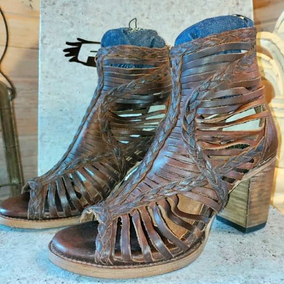 Freebird by Steven Shoes - Freebird sandals size 9
